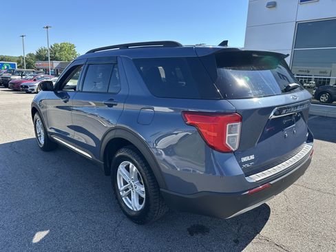 Used 2021 Ford Explorer XLT w/ Equipment Group 202A AWD/4WD image 14