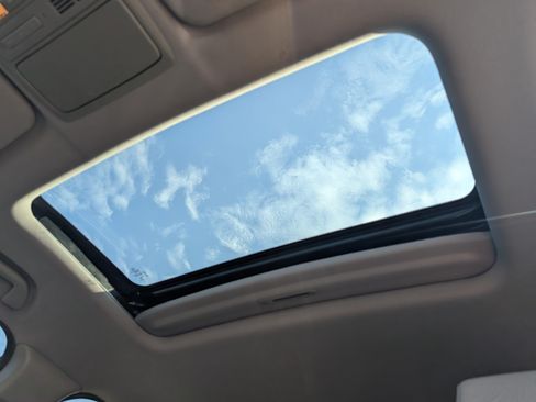 Used 2017 Honda CR-V Touring image 15