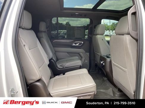 Used 2022 GMC Yukon XL SLT w/ SLT Premium Package AWD/4WD image 31