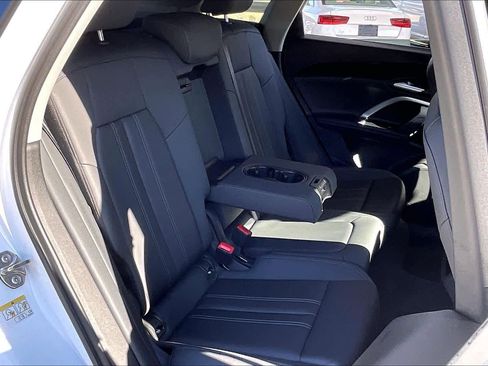 Certified 2025 Audi Q5 Premium w/ Convenience Package image 18