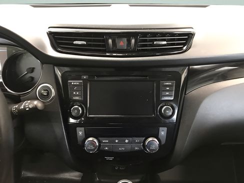 Used 2022 Nissan Rogue Sport SV AWD/4WD image 15