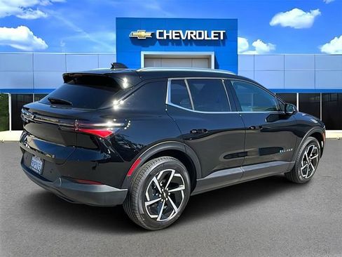 New 2026 Chevrolet Equinox EV LT image 3