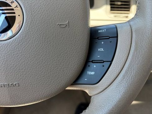 Used 2009 Mercury Grand Marquis LS RWD image 9