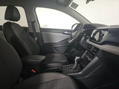 Used 2023 Volkswagen Taos SE image 23