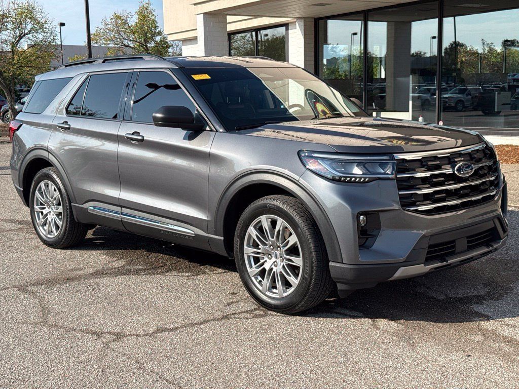 Used 2025 Ford Explorer Active w/ Active Comfort Package AWD/4WD image 20