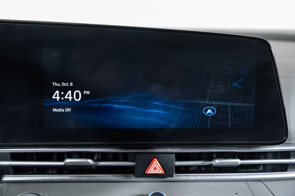 Certified 2025 Hyundai Elantra SEL FWD image 31