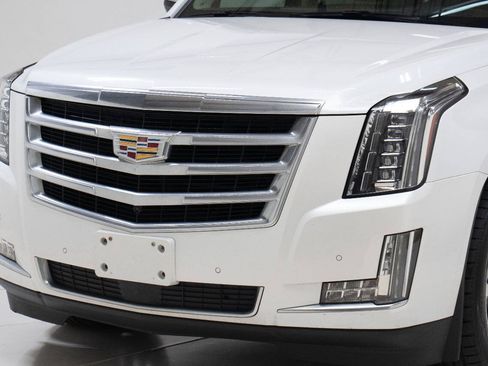 Used 2016 Cadillac Escalade ESV Premium AWD/4WD image 10