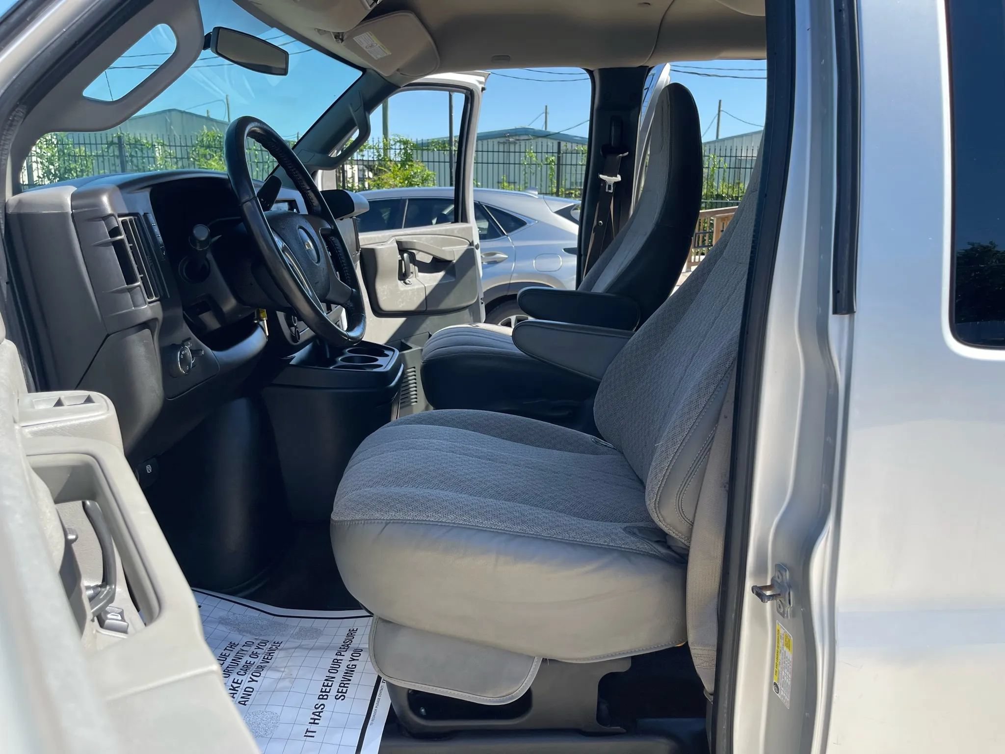 Used 2016 Chevrolet Express 2500 LS RWD image 23