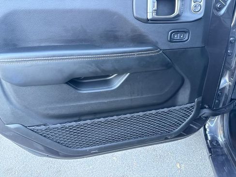 Used 2025 Jeep Wrangler Unlimited Sahara w/ Safety Group image 10