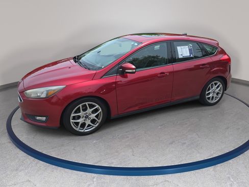 Used 2015 Ford Focus SE w/ Equipment Group 201A FWD image 1