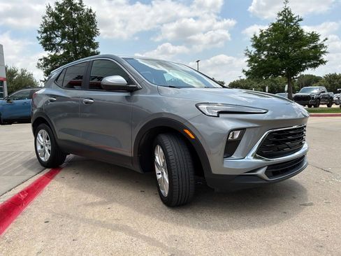 Used 2025 Buick Encore GX Preferred FWD image 4