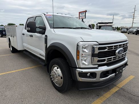 Used 2024 Ford F550 4x4 Crew Cab Super Duty w/ XLT Value Package image 12