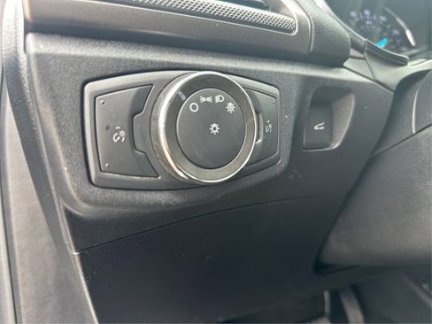 Used 2020 Ford Fusion SE image 17