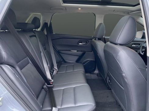 Used 2025 Nissan Rogue SL w/ SL Premium Package image 33