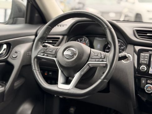 Used 2017 Nissan Rogue SL AWD/4WD image 37