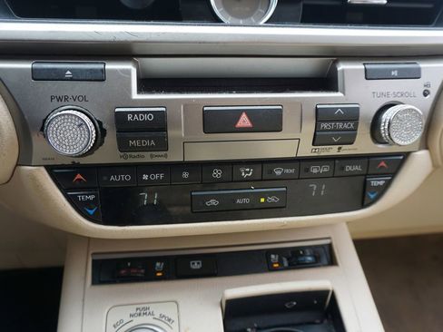 Used 2015 Lexus ES 350 w/ Luxury Package image 12