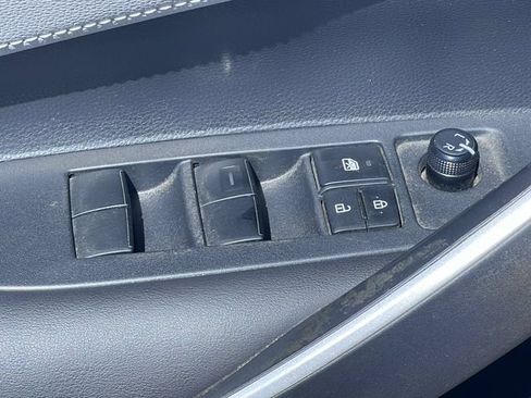 Used 2020 Toyota Corolla SE FWD image 14