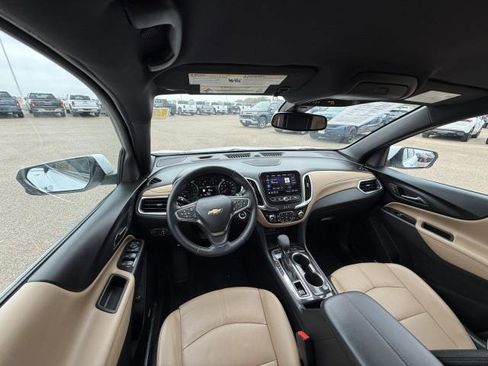 Used 2024 Chevrolet Equinox Premier image 24