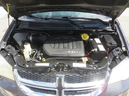 Used 2019 Dodge Grand Caravan SXT FWD image 33