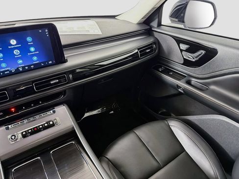 Used 2026 Lincoln Aviator 2WD image 24