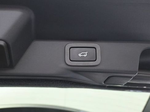Used 2019 Land Rover Range Rover Sport Supercharged AWD/4WD image 19