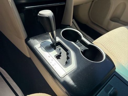 Used 2014 Toyota Camry LE w/ Moonroof Package FWD image 13