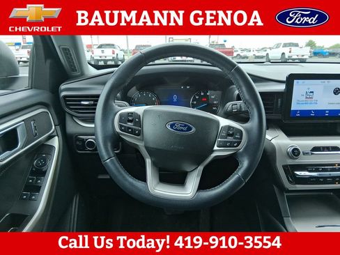Used 2023 Ford Explorer XLT AWD/4WD image 16
