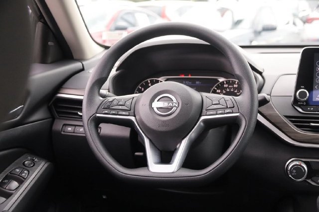 Certified 2025 Nissan Altima 2.5 SV FWD image 23