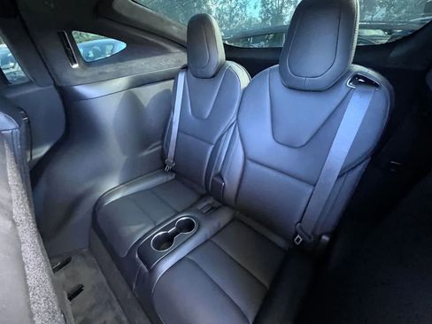 Used 2022 Tesla Model X image 5