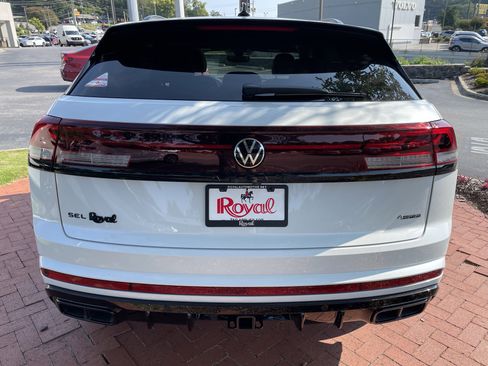 New 2026 Volkswagen Atlas Cross Sport SEL R-Line image 5