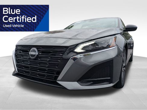 Used 2025 Nissan Altima 2.5 SV FWD image 10