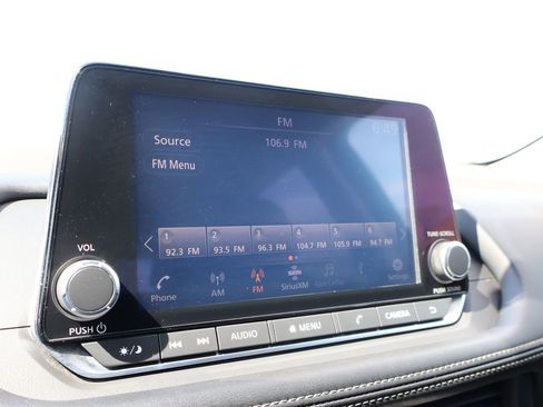 Used 2023 Nissan Rogue S AWD/4WD image 32