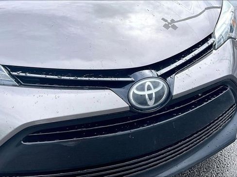 Used 2017 Toyota Corolla LE FWD image 31