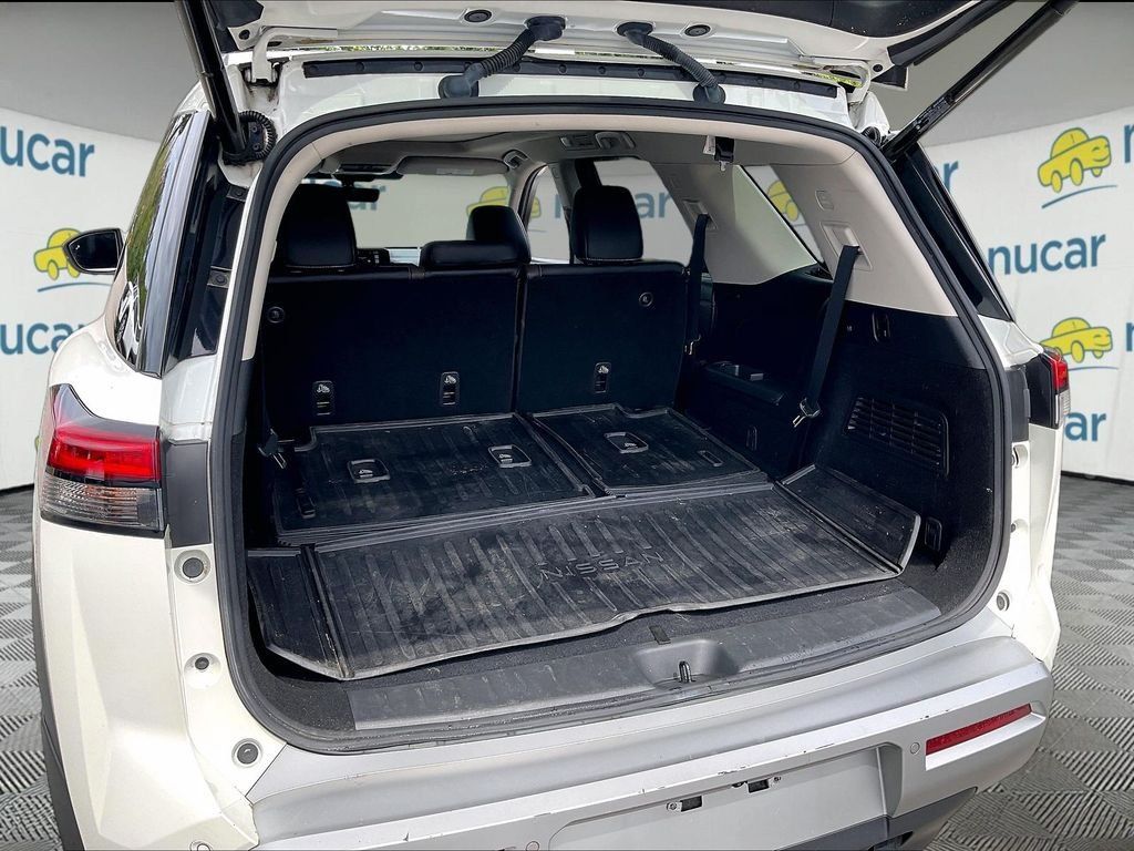 Used 2023 Nissan Pathfinder Platinum w/ Cargo Package AWD/4WD image 38