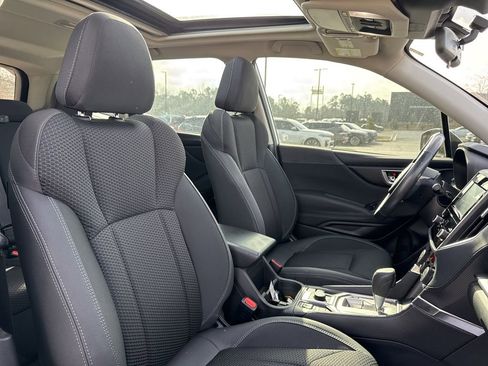 Used 2024 Subaru Forester Premium image 16