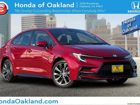 Used 2025 Toyota Corolla SE image 1