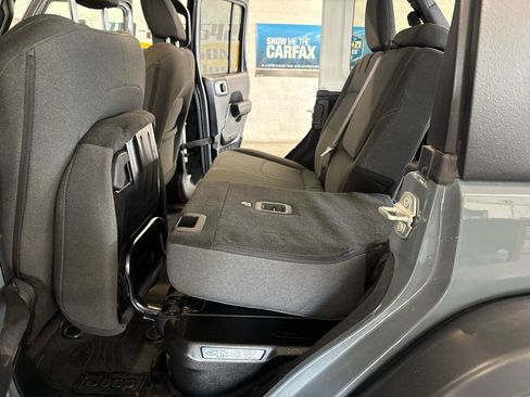 Used 2024 Jeep Wrangler Unlimited AWD/4WD image 39
