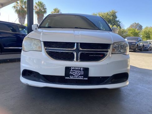 Used 2014 Dodge Grand Caravan SXT FWD image 4