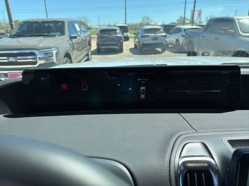 New 2026 Ford Expedition Tremor image 24