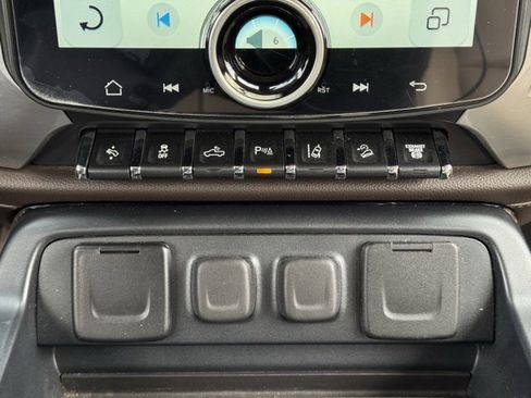 Used 2017 GMC Sierra 2500 Denali w/ Duramax Plus Package image 17