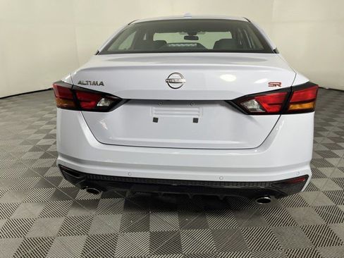 Used 2025 Nissan Altima 2.5 SR FWD image 7