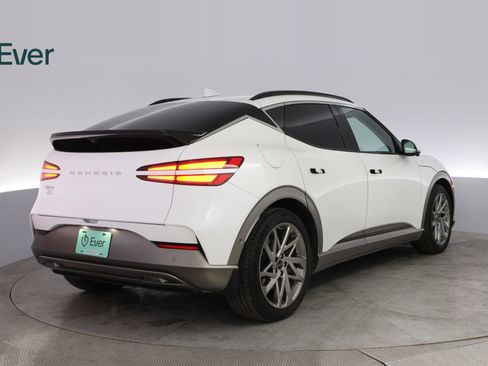 Used 2023 Genesis GV60 Advanced image 3