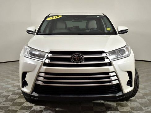 Used 2019 Toyota Highlander LE image 5