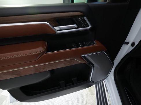 Used 2026 GMC Sierra 2500 Denali Ultimate image 17