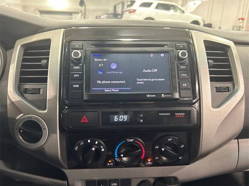 Used 2014 Toyota Tacoma 4x4 Double Cab image 21