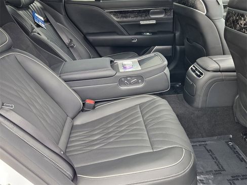 Used 2024 Genesis G90 3.5T image 15