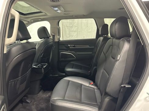 Used 2025 Kia Telluride S image 41