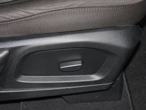 Used 2023 Ford Explorer XLT AWD/4WD image 27