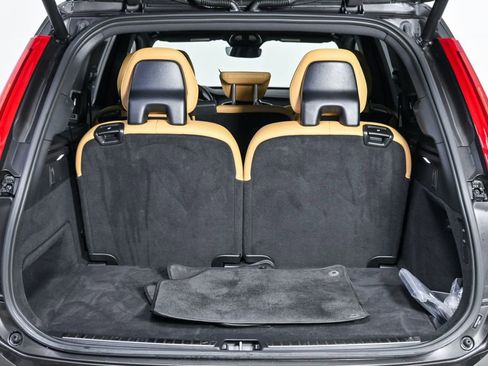 Certified 2024 Volvo XC90 T8 Ultimate AWD/4WD image 33
