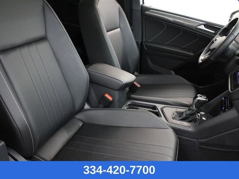 Used 2022 Volkswagen Tiguan SE R-Line image 23